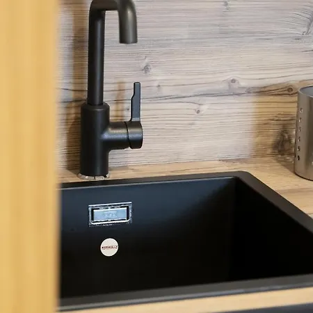 Yugogo Pellico 8 Centro アパートホテル 4*