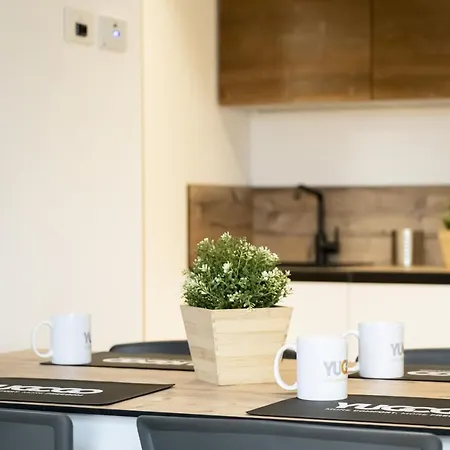 Yugogo Pellico 8 Centro トレント