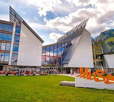 Yugogo Pellico 8 Centro