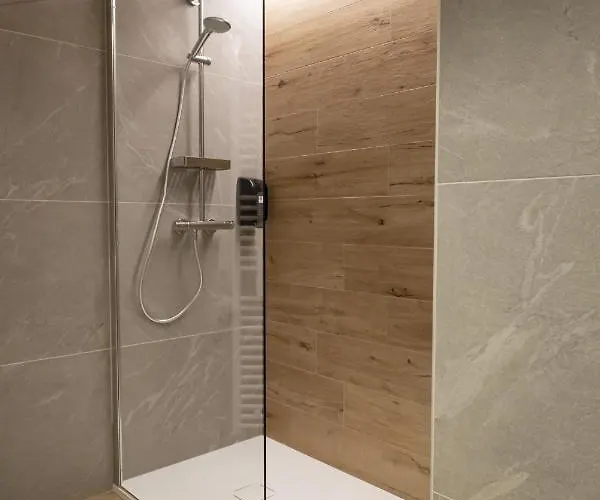 Hotel apartamentowy Yugogo Pellico 8 Centro Trydent