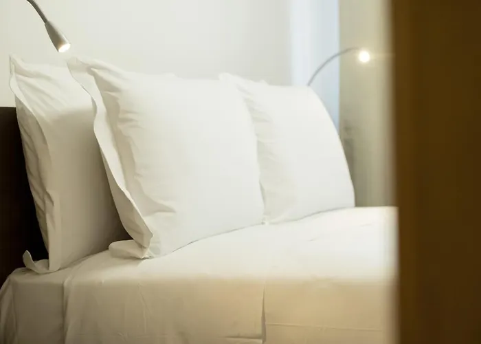 Yugogo Pellico 8 Centro Hotel apartamentowy 4*