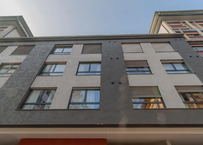 Yugogo Pellico 8 Centro Hotel apartamentowy