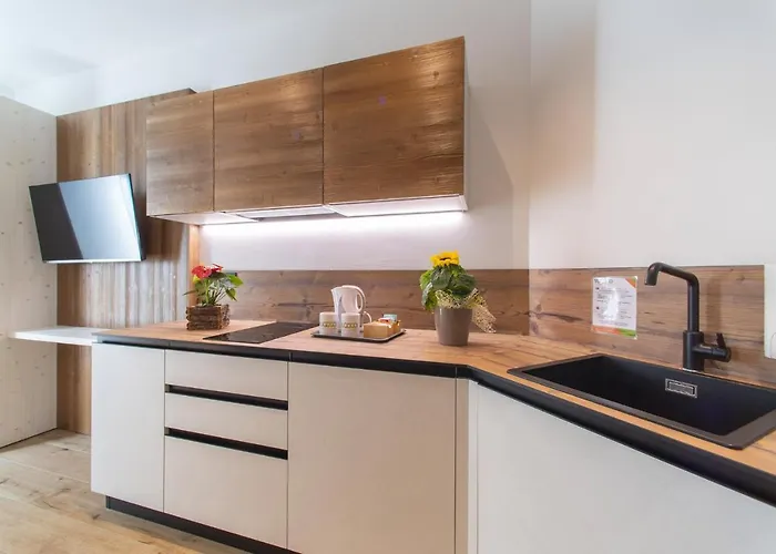 Hotel apartamentowy Yugogo Pellico 8 Centro Trydent