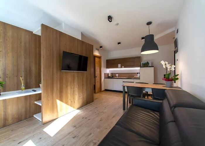 Yugogo Pellico 8 Centro