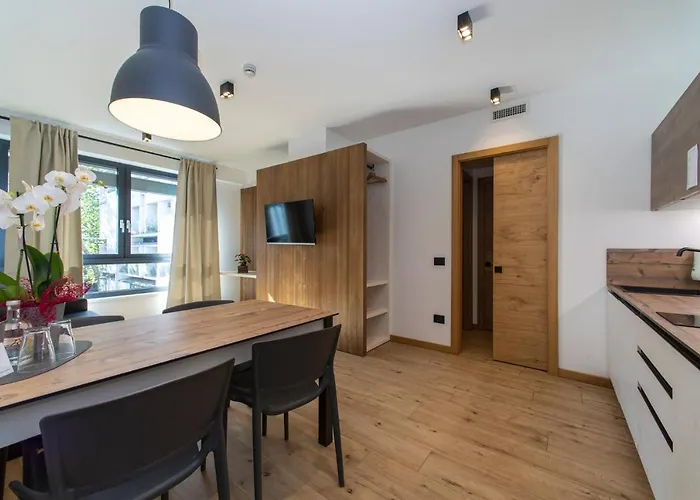 Yugogo Pellico 8 Centro Hotel apartamentowy Trydent