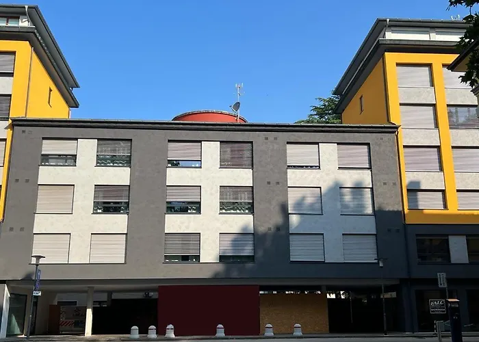 Yugogo Pellico 8 Centro Hotel apartamentowy Trydent