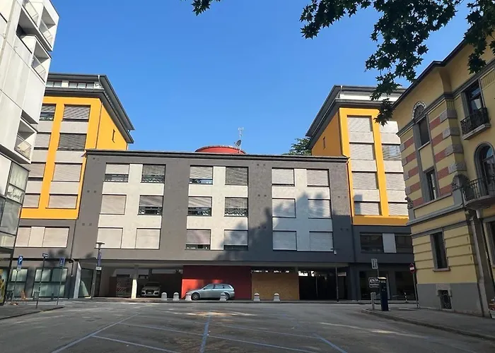 Hotel apartamentowy Yugogo Pellico 8 Centro Trydent