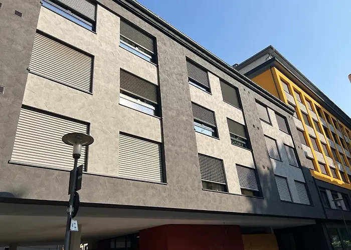 Yugogo Pellico 8 Centro 4*